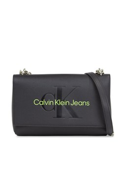 Torebka Calvin Klein Jeans Sculpted Ew Flap Conv25 Mono K60K611866 Czarny ze sklepu eobuwie.pl w kategorii Listonoszki - zdjęcie 182077137