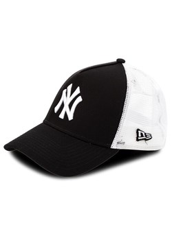 Czapka z daszkiem New Era Clean Trucker 2 Ney 11588491 Biały ze sklepu eobuwie.pl w kategorii Czapki z daszkiem damskie - zdjęcie 182077456