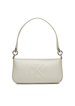 Torebka Calvin Klein Jeans Sculpted Shoulder K60K612725 Écru ze sklepu eobuwie.pl w kategorii Torebki damskie - zdjęcie 182077858