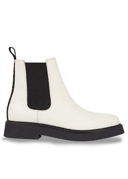 Sztyblety Tommy Jeans Tjw Chelsea Flat EN0EN02311 Biały ze sklepu eobuwie.pl w kategorii Botki - zdjęcie 182078166