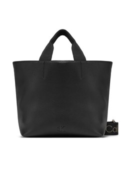 Torebka Calvin Klein Jeans Ultralight Mini Tote LV04K3112G Czarny ze sklepu eobuwie.pl w kategorii Torby Shopper bag - zdjęcie 182079707