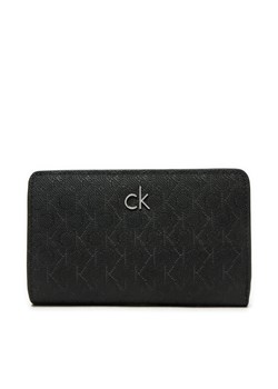 Mały Portfel Damski Calvin Klein Ck Daily Medium Bifold_Mono K60K612824 Czarny ze sklepu eobuwie.pl w kategorii Portfele damskie - zdjęcie 182081265