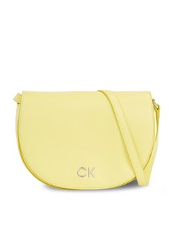 Torebka Calvin Klein Ck Daily Saddle Bag Pebble K60K611679 Żółty ze sklepu eobuwie.pl w kategorii Listonoszki - zdjęcie 182082806