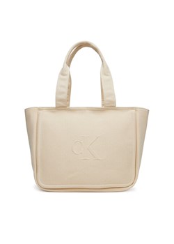 Torebka Calvin Klein Jeans Summer Canvas Tote LV04K3098G Beżowy ze sklepu eobuwie.pl w kategorii Torby Shopper bag - zdjęcie 182085257