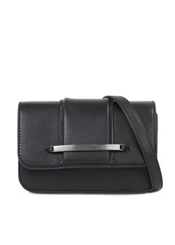 Torebka Calvin Klein Bar Hardware Crossbody K60K611078 Czarny ze sklepu eobuwie.pl w kategorii Listonoszki - zdjęcie 182090968