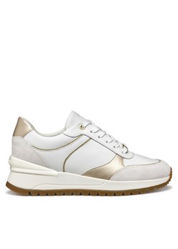 Sneakersy Geox D Desya D5500A 08522 C1327 Biały ze sklepu eobuwie.pl w kategorii Buty sportowe damskie - zdjęcie 182092435