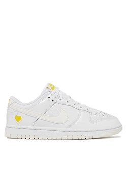 Sneakersy Nike Dunk Low FD0803 100 Biały ze sklepu eobuwie.pl w kategorii Buty sportowe damskie - zdjęcie 182096617