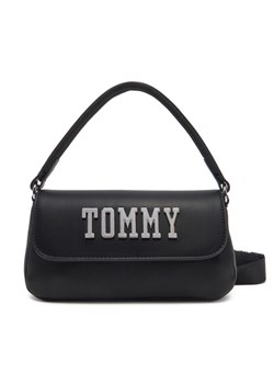Torebka Tommy Jeans Tjw Everywhere Flap Crossover AW0AW17391 Czarny ze sklepu eobuwie.pl w kategorii Listonoszki - zdjęcie 182097305