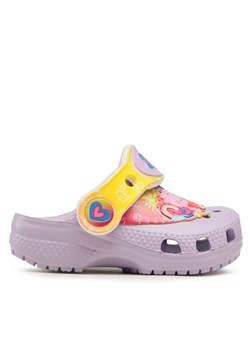 Klapki Crocs Cls Fl Iam Peppa Pig Cgt 207915 Fioletowy ze sklepu eobuwie.pl w kategorii Klapki dziecięce - zdjęcie 182109605