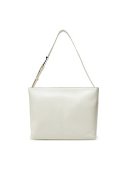 Torebka Calvin Klein Embossed Logo Medium Shopper K60K613172 Écru ze sklepu eobuwie.pl w kategorii Torebki damskie - zdjęcie 182113029