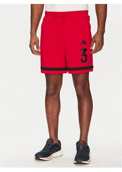 adidas Szorty sportowe Seasonal Essentials Sport JD8089 Czerwony Regular Fit ze sklepu MODIVO w kategorii Spodenki męskie - zdjęcie 182593808
