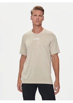 adidas T-Shirt Terrex Multi IP4779 Beżowy Regular Fit ze sklepu MODIVO w kategorii T-shirty męskie - zdjęcie 182594037
