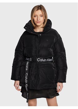Calvin Klein Jeans Kurtka zimowa J20J219845 Czarny Oversize ze sklepu MODIVO w kategorii Kurtki damskie - zdjęcie 182594066