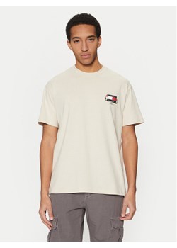 Tommy Jeans T-Shirt Novelty DM0DM20351 Beżowy Relaxed Fit ze sklepu MODIVO w kategorii T-shirty męskie - zdjęcie 182595479