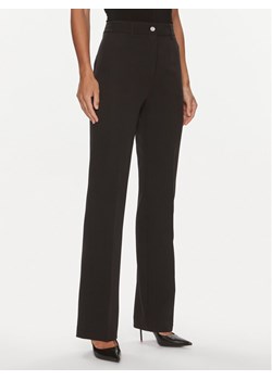 Guess Spodnie materiałowe W4RB30 WFWX2 Czarny Slim Fit ze sklepu MODIVO w kategorii Spodnie damskie - zdjęcie 182595985