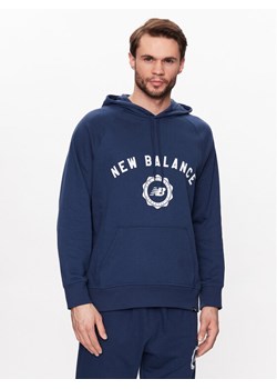 New Balance Bluza Dukserica Sport Seasonal French Terry MT31901 Granatowy Relaxed Fit ze sklepu MODIVO w kategorii Bluzy męskie - zdjęcie 182596506