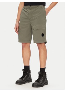 C.P. Company Szorty materiałowe 18CMBE172A006439G Szary Relaxed Fit ze sklepu MODIVO w kategorii Spodenki męskie - zdjęcie 182598065