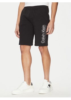 Calvin Klein Szorty sportowe Modern Twill K10K114122 Czarny Regular Fit ze sklepu MODIVO w kategorii Spodenki męskie - zdjęcie 182598678