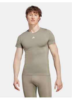 adidas Koszulka techniczna Techfit Training IC2156 Zielony Slim Fit ze sklepu MODIVO w kategorii T-shirty męskie - zdjęcie 182599176