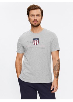 Gant T-Shirt Reg Archive Shield Ss 2003199 Szary Regular Fit - id: 0000303284770 - marki Gant - 182599316 Gant T-Shirt Reg Archive Shield Ss 2003199 Szary Regular Fit ze sklepu MODIVO w kategorii T-shirty męskie - zdjęcie 182599316