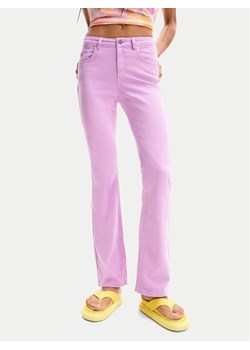Desigual Jeansy Creta 24SWDD19 Różowy Flare Fit ze sklepu MODIVO w kategorii Jeansy damskie - zdjęcie 182600846