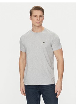Lacoste T-Shirt TH6709 Szary Regular Fit ze sklepu MODIVO w kategorii T-shirty męskie - zdjęcie 182600998