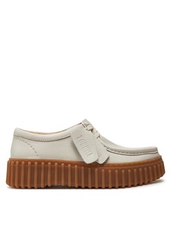 Clarks Półbuty Torhill Bee 26172085 Écru ze sklepu MODIVO w kategorii Mokasyny damskie - zdjęcie 182603476