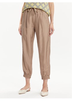 Marella Spodnie materiałowe Galoppo 2413131095 Beżowy Relaxed Fit ze sklepu MODIVO w kategorii Spodnie damskie - zdjęcie 182603706
