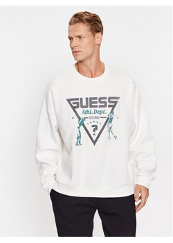 Guess Bluza Z3BQ08 KBXX1 Biały Regular Fit ze sklepu MODIVO w kategorii Bluzy męskie - zdjęcie 182604068