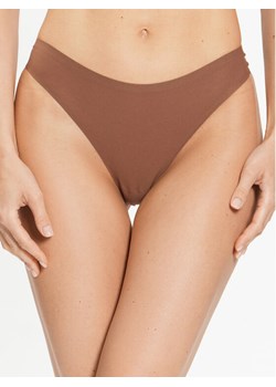 Chantelle Stringi Soft Stretch C26490 Brązowy ze sklepu MODIVO w kategorii Majtki damskie - zdjęcie 182604176