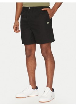 Lacoste Szorty materiałowe GH7220 Czarny Relaxed Fit ze sklepu MODIVO w kategorii Spodenki męskie - zdjęcie 182604559