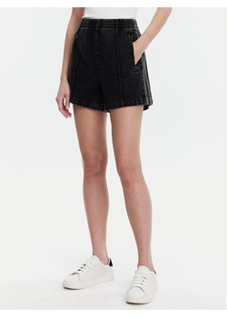 adidas Szorty jeansowe adicolor Denim Firebird JD3107 Czarny Loose Fit ze sklepu MODIVO w kategorii Szorty - zdjęcie 182604635