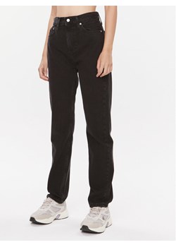 Calvin Klein Jeans Jeansy Authentic J20J221759 Czarny Straight Fit ze sklepu MODIVO w kategorii Jeansy damskie - zdjęcie 182606198