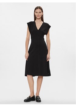 Tommy Hilfiger Sukienka codzienna WW0WW40731 Czarny Regular Fit ze sklepu MODIVO w kategorii Sukienki - zdjęcie 182606248