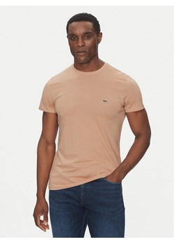 Lacoste T-Shirt TH6709 Beżowy Regular Fit ze sklepu MODIVO w kategorii T-shirty męskie - zdjęcie 182606375