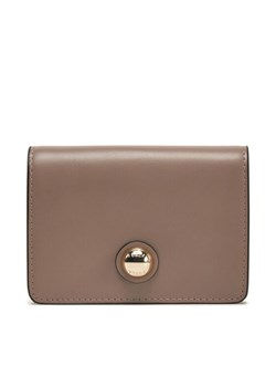 Furla Mały Portfel Damski Sfera M Compact Wallet WP00442 AX0733 MA200 Szary - id: 8050597587844 - marki Furla - 182606608 Furla Mały Portfel Damski Sfera M Compact Wallet WP00442 AX0733 MA200 Szary ze sklepu MODIVO w kategorii Portfele damskie - zdjęcie 182606608