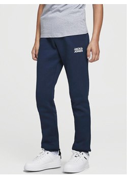 Jack&Jones Junior Spodnie dresowe Gordon 12257312 Granatowy Slim Fit ze sklepu MODIVO w kategorii Spodnie chłopięce - zdjęcie 182607678
