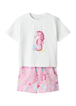 NAME IT Komplet t-shirt i spodenki Zosanna 13239682 Różowy Regular Fit ze sklepu MODIVO w kategorii Komplety dziewczęce - zdjęcie 182608585