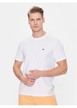 Napapijri T-Shirt Salis NP0A4H8D Biały Regular Fit ze sklepu MODIVO w kategorii T-shirty męskie - zdjęcie 182609209