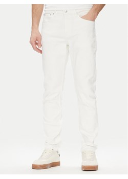 Calvin Klein Jeans Jeansy J30J327541 Biały Slim Fit ze sklepu MODIVO w kategorii Jeansy męskie - zdjęcie 182609638