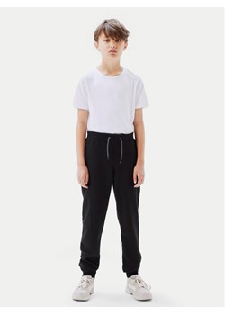NAME IT Spodnie dresowe Bru Noos 13153665 Czarny Regular Fit ze sklepu MODIVO w kategorii Spodnie i półśpiochy - zdjęcie 182609698