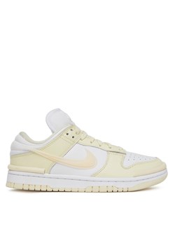 Nike Sneakersy Dunk Low Twist DZ2794 104 Biały ze sklepu MODIVO w kategorii Buty sportowe damskie - zdjęcie 182609726