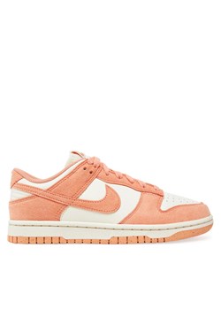 Nike Sneakersy Dunk Low HJ7673 Pomarańczowy ze sklepu MODIVO w kategorii Buty sportowe damskie - zdjęcie 182609785