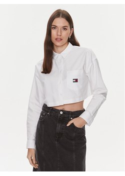 Tommy Jeans Koszula Badge DW0DW17345 Biały Relaxed Fit ze sklepu MODIVO w kategorii Koszule damskie - zdjęcie 182609957