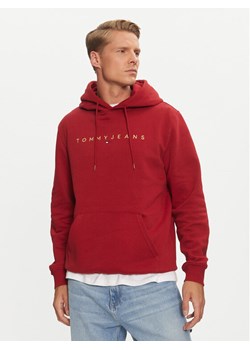 Tommy Jeans Bluza Linear Gold DM0DM20503 Czerwony Regular Fit - id: 0000304103759 - marki Tommy Jeans - 182610785 Tommy Jeans Bluza Linear Gold DM0DM20503 Czerwony Regular Fit ze sklepu MODIVO w kategorii Bluzy męskie - zdjęcie 182610785