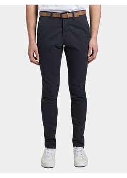 Tom Tailor Denim Chinosy 1008253 Granatowy Slim Fit ze sklepu MODIVO w kategorii Spodnie męskie - zdjęcie 182611287