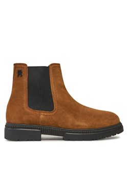 Tommy Hilfiger Sztyblety Casual Cleated Suede Chelsea FM0FM05037 Brązowy ze sklepu MODIVO w kategorii Buty zimowe męskie - zdjęcie 182611635