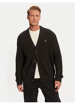 Calvin Klein Jeans Kardigan J30J326201 Czarny Regular Fit ze sklepu MODIVO w kategorii Swetry męskie - zdjęcie 182611659
