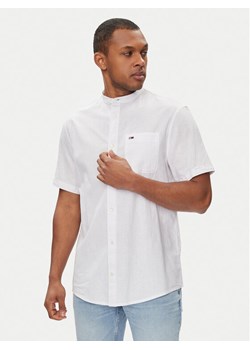 Tommy Jeans Koszula Mao DM0DM18965 Biały Regular Fit ze sklepu MODIVO w kategorii Koszule męskie - zdjęcie 182611676