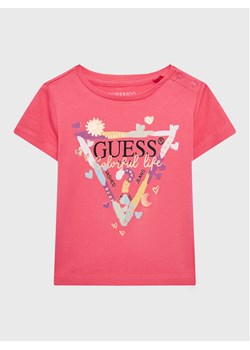 Guess T-Shirt A3GI00 K6YW3 Różowy Regular Fit ze sklepu MODIVO w kategorii Koszulki niemowlęce - zdjęcie 182612158